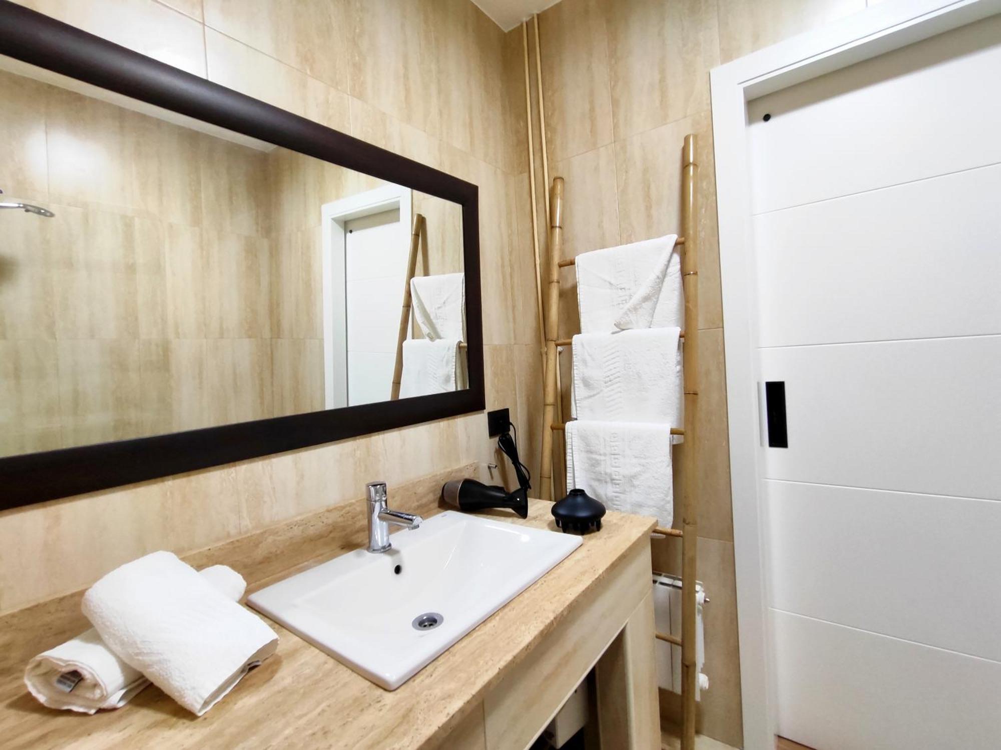 Tranquilo Apartamento Con Parking Gratis Vigilado 24H วิโก ภายนอก รูปภาพ