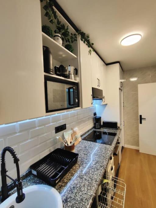 Tranquilo Apartamento Con Parking Gratis Vigilado 24H วิโก ภายนอก รูปภาพ